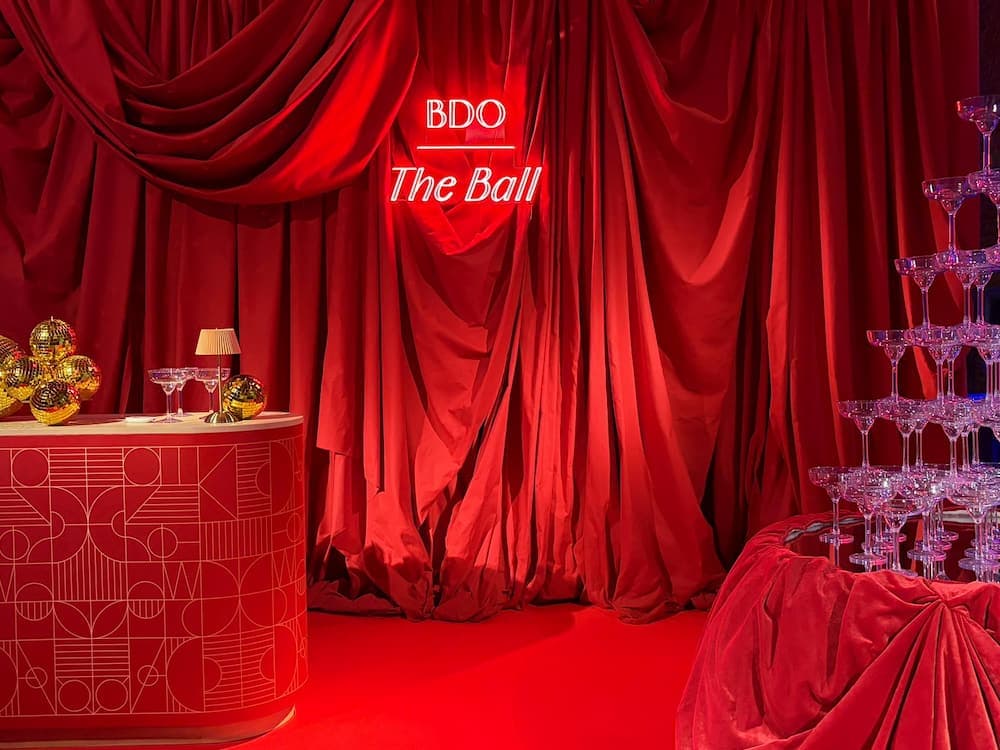 BDO Glamrock — a themed corporate party for 800 people in Brussels — photo 2